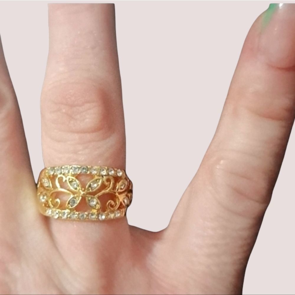 Exquisite butterfly design cut out ring